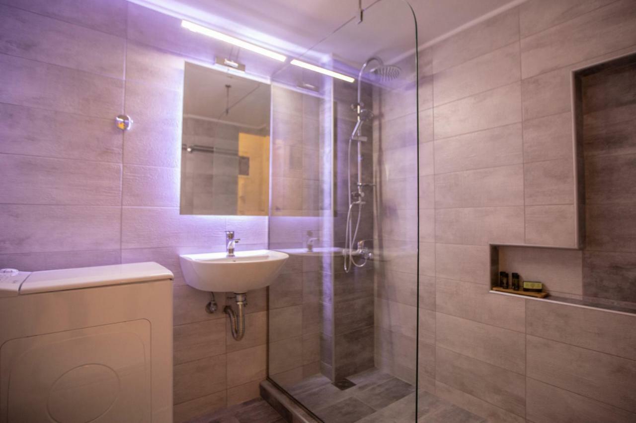 Paradise Apartment In Piraeus Centre Eksteriør bilde